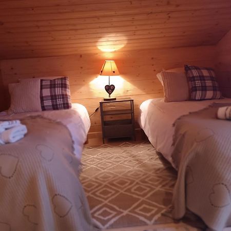 Charming Family Chalet For 8 People, With Private Hot Tub Les Clefs Exteriér fotografie