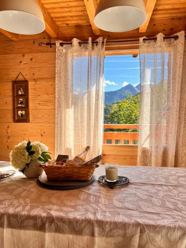 Charming Family Chalet For 8 People, With Private Hot Tub Les Clefs Exteriér fotografie