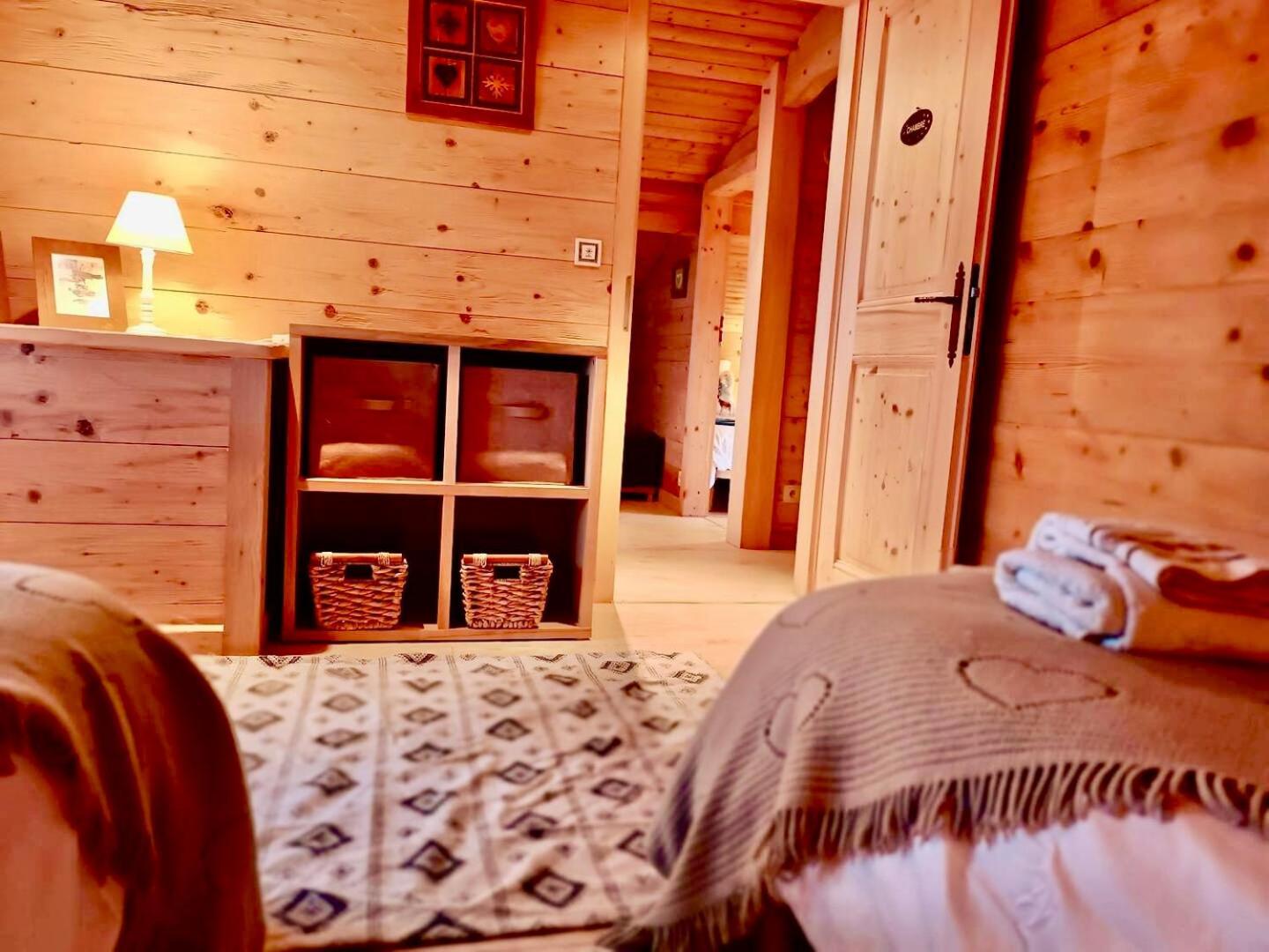 Charming Family Chalet For 8 People, With Private Hot Tub Les Clefs Exteriér fotografie