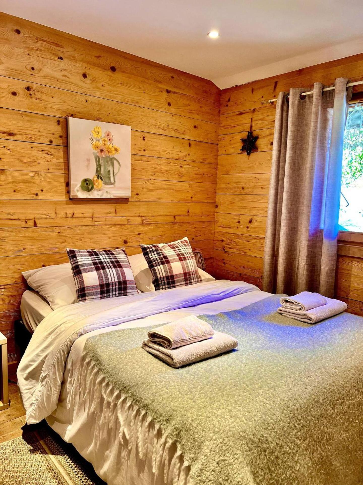 Charming Family Chalet For 8 People, With Private Hot Tub Les Clefs Exteriér fotografie
