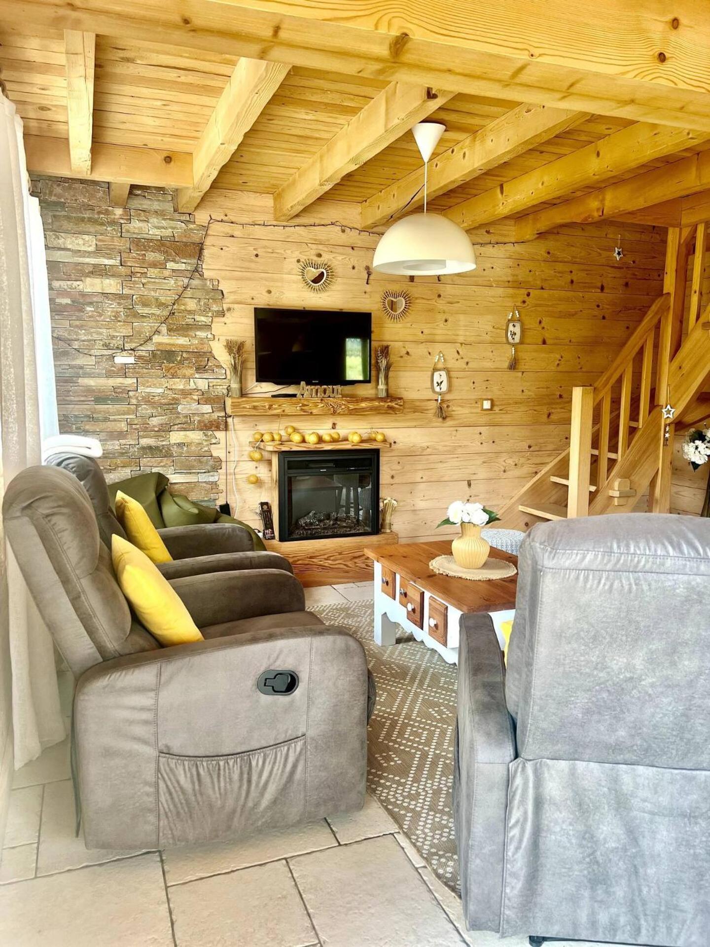Charming Family Chalet For 8 People, With Private Hot Tub Les Clefs Exteriér fotografie