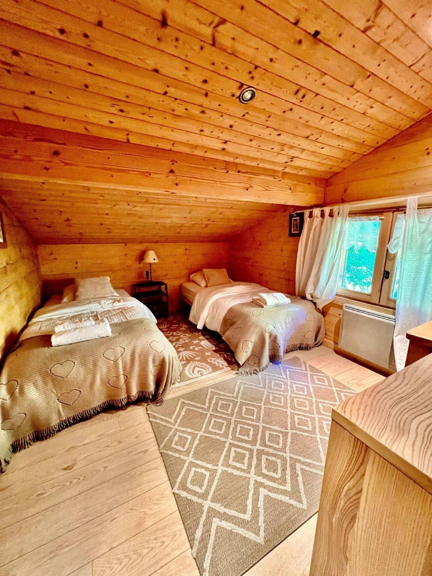 Charming Family Chalet For 8 People, With Private Hot Tub Les Clefs Exteriér fotografie