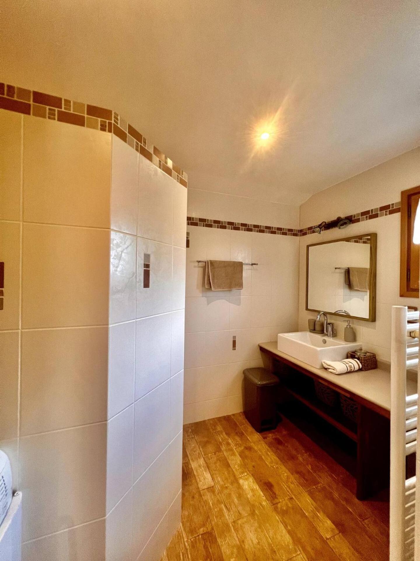 Charming Family Chalet For 8 People, With Private Hot Tub Les Clefs Exteriér fotografie
