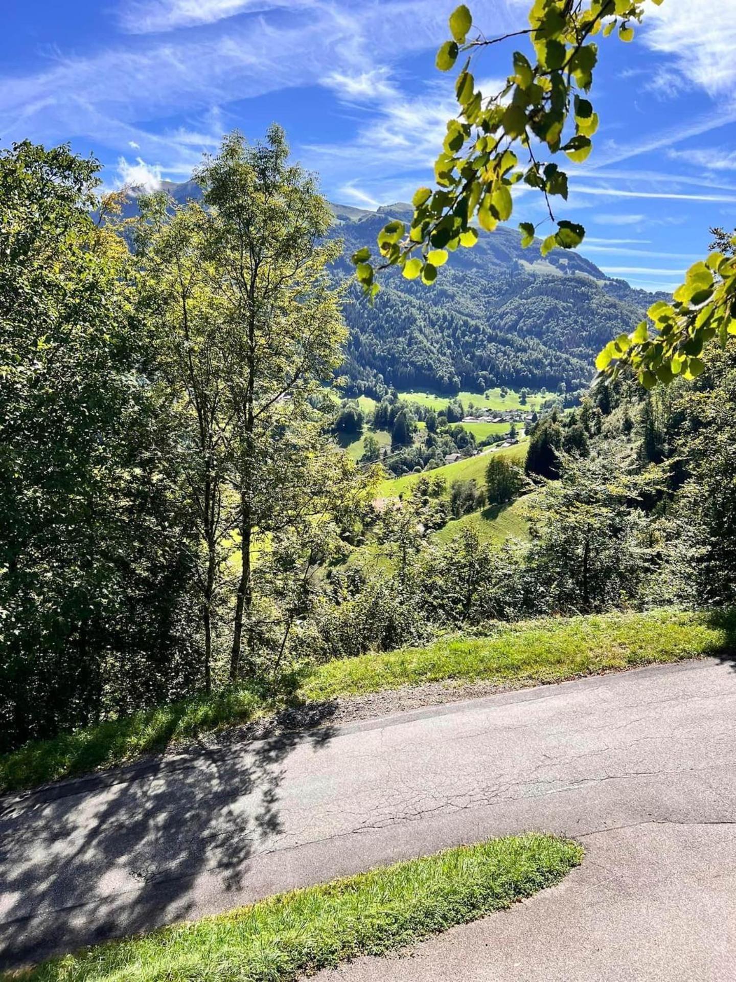 Charming Family Chalet For 8 People, With Private Hot Tub Les Clefs Exteriér fotografie