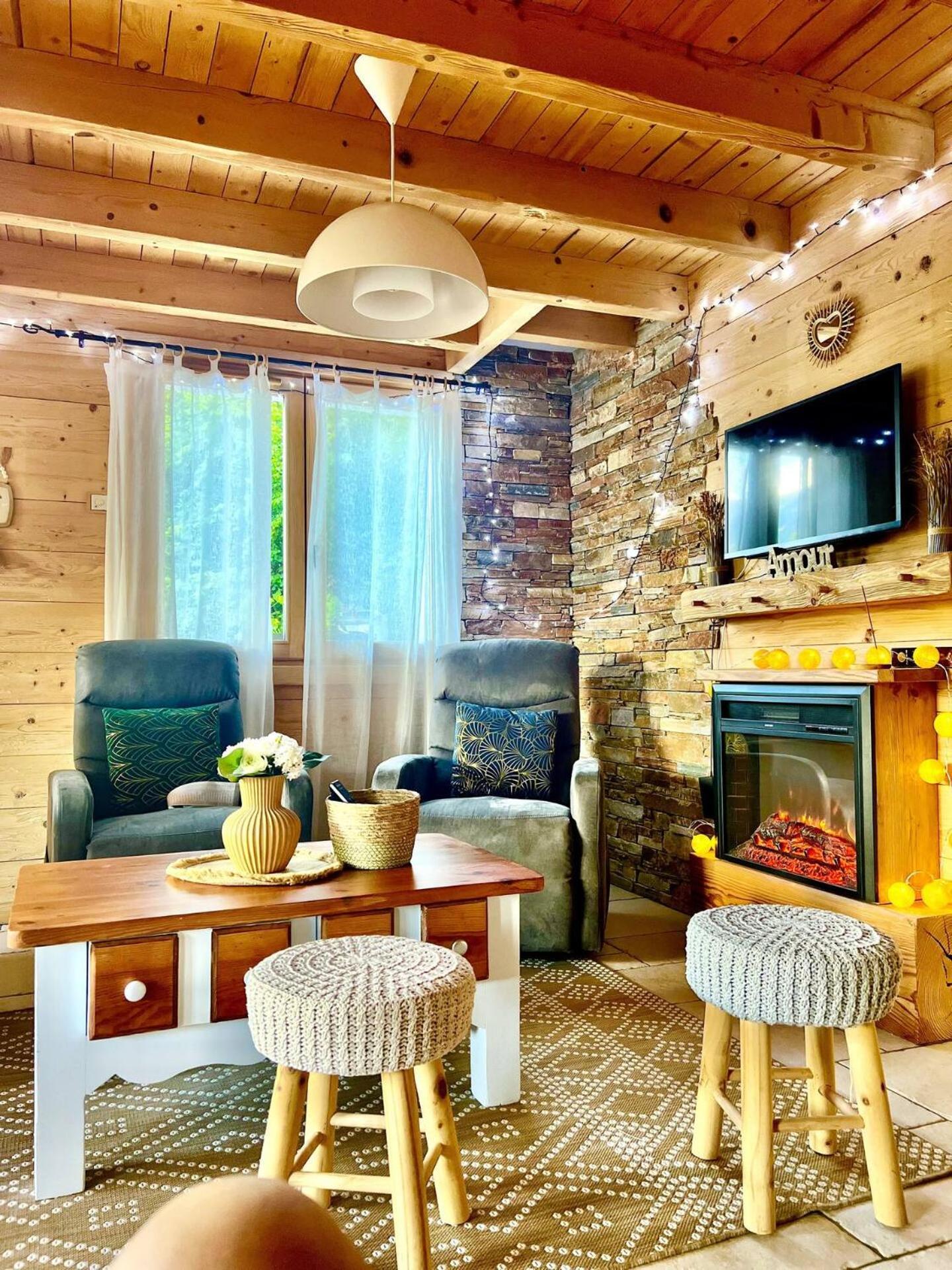 Charming Family Chalet For 8 People, With Private Hot Tub Les Clefs Exteriér fotografie